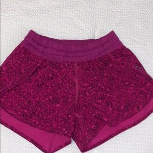 Lululemon Size 4 Tracker Short 4”